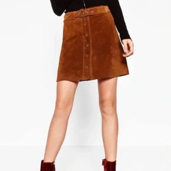 Zara 100% Suede Buckle Skirt Size S - Picture 5 of 5
